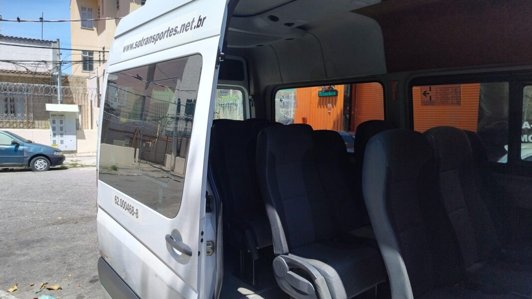 Mercedes-Benz Sprinter 415 Teto Alto
