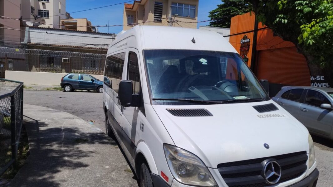 Mercedes-Benz Sprinter 415 Teto Alto